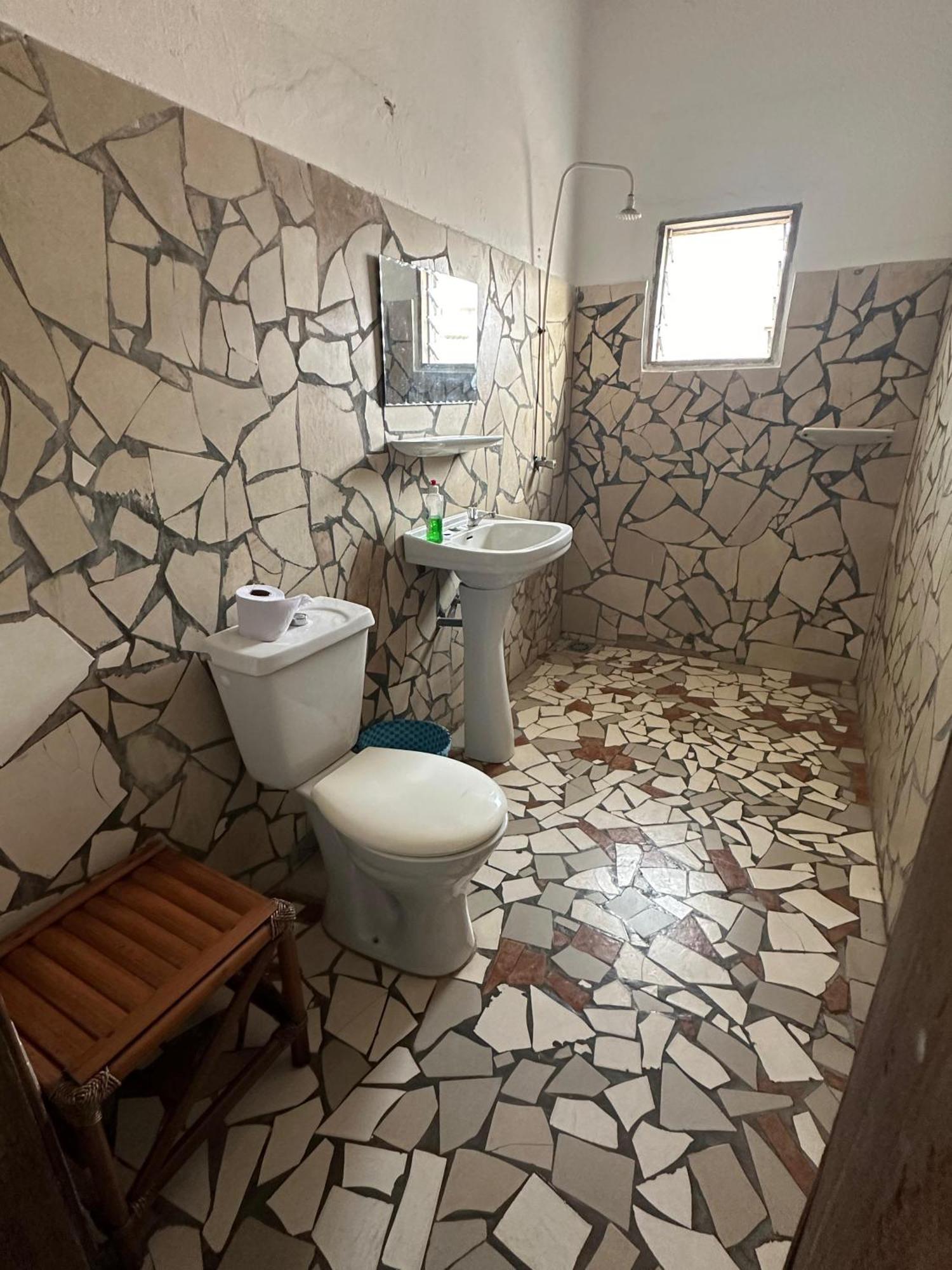 La Guesthouse Etoile كوتونو المظهر الخارجي الصورة