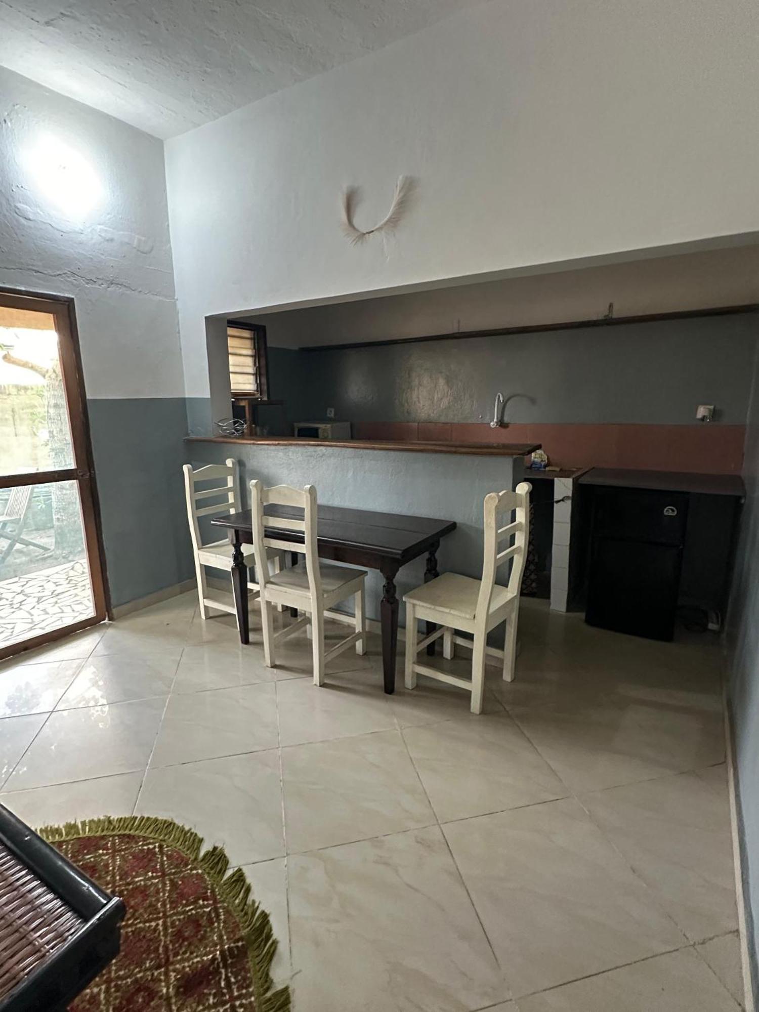 La Guesthouse Etoile كوتونو المظهر الخارجي الصورة